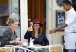 Amsterdam 31 augustus 2013
Nada v Nie op terras met inge Teeuwen ( zus Hans Teeuwen).
De zoon van Nada Quentin werkt daar in de bediening