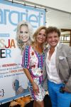 Hoofddorp 29 augustus 2013
Presentatie van de Margriet met Natasja Foger als hoofdredaktrice.
Leontine v d Bos de reguliere hoofdredaktrice geeft aar het eerste exemplaar en Rene Froger zingt voor Natasja bij sanoma uitgevers