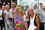 Hoofddorp 29 augustus 2013
Presentatie van de Margriet met Natasja Foger als hoofdredaktrice.
Leontine v d Bos de reguliere hoofdredaktrice geeft aar het eerste exemplaar en Rene Froger zingt voor Natasja bij sanoma uitgevers
