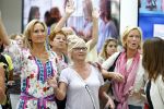 Hoofddorp 29 augustus 2013
Presentatie van de Margriet met Natasja Foger als hoofdredaktrice.
Leontine v d Bos de reguliere hoofdredaktrice geeft aar het eerste exemplaar en Rene Froger zingt voor Natasja bij sanoma uitgevers