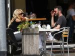 Amsterdam 21 augustus 2013
Patricia Paay met een kennis op terras.
Peter Smulders bv