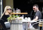Amsterdam 21 augustus 2013
Patricia Paay met een kennis op terras.
Peter Smulders bv