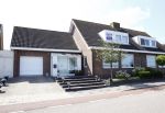 Lijnden 27 augustus 2013
Het huis waar Patricia Paay mee bezig is om te kopen. Het zou haar eerste eigen huis zijn dat ze zou kopen .
Peter Smulders bv
