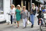Amsterdam 31 augustus 2013
Patricia Paay gaat luncen met haar moeder zus Yvonne Keeley en Roxy paay bij de joffers.