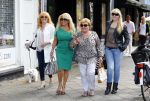 Amsterdam 31 augustus 2013
Patricia Paay gaat luncen met haar moeder zus Yvonne Keeley en Roxy paay bij de joffers.