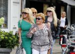 Amsterdam 31 augustus 2013
Patricia Paay gaat luncen met haar moeder zus Yvonne Keeley en Roxy paay bij de joffers.
