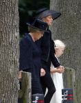 Lage Vuursche 16 augustus 2013
Begrafenis Prins Friso bij de stulpkerk in Lage Vuursche. De hele koninklijke familie was Aanwezig. Prinses Mabel met dochters en Prinses Beatrix Koning Willem Alexander Maxima Amalia Ariane en Alexia
Peter Smulders bv