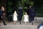 Lage Vuursche 16 augustus 2013
Begrafenis Prins Friso bij de stulpkerk in Lage Vuursche. De hele koninklijke familie was Aanwezig. Prinses Mabelmet dochters en Prinses Beatrix
Peter Smulders bv