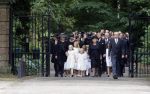 Lage Vuursche 16 augustus 2013
Begrafenis Prins Friso bij de stulpkerk in Lage Vuursche. De hele koninklijke familie was Aanwezig. Prinses Mabel met dochters en Prinses Beatrix . Koning Willem Alexander Maxima Ariane Alexia Amalia
Peter Smulders bv