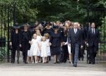 Lage Vuursche 16 augustus 2013
Begrafenis Prins Friso bij de stulpkerk in Lage Vuursche. De hele koninklijke familie was Aanwezig. Prinses Mabel met dochters en Prinses Beatrix . Koning Willem Alexander Maxima Ariane Alexia Amalia
Peter Smulders bv