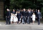 Lage Vuursche 16 augustus 2013
Begrafenis Prins Friso bij de stulpkerk in Lage Vuursche. De hele koninklijke familie was Aanwezig. Prinses Mabel met dochters en Prinses Beatrix . Koning Willem Alexander Maxima Ariane Alexia Amalia
Peter Smulders bv