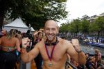 Amsterdam 8 september 2013
Amsterdam city swim door de grachten met diverse bn ers.
ralph de Vries met zijn broer en met zijn vrouw Carlijn