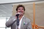 Hoofddorp 29 augustus 2013
Presentatie van de Margriet met Natasja Foger als hoofdredaktrice.
Leontine v d Bos de reguliere hoofdredaktrice geeft aar het eerste exemplaar en Rene Froger zingt voor Natasja bij sanoma uitgevers