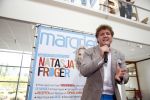 Hoofddorp 29 augustus 2013
Presentatie van de Margriet met Natasja Foger als hoofdredaktrice.
Leontine v d Bos de reguliere hoofdredaktrice geeft aar het eerste exemplaar en Rene Froger zingt voor Natasja bij sanoma uitgevers