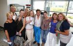 Hoofddorp 29 augustus 2013
Presentatie van de Margriet met Natasja Foger als hoofdredaktrice.
Leontine v d Bos de reguliere hoofdredaktrice geeft aar het eerste exemplaar en Rene Froger zingt voor Natasja bij sanoma uitgevers