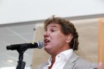 Hoofddorp 29 augustus 2013
Presentatie van de Margriet met Natasja Foger als hoofdredaktrice.
Leontine v d Bos de reguliere hoofdredaktrice geeft aar het eerste exemplaar en Rene Froger zingt voor Natasja bij sanoma uitgevers