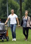 Amsterdam 25 augustus 2013
Renee Vervoorn en Guy v d Reijden met hun dochtertje Monroe in het Amstelpark.
Peter Smulders bv