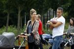 Amsterdam 25 augustus 2013
Renee Vervoorn en Guy v d Reijden met hun dochtertje Monroe in het Amstelpark.
Peter Smulders bv