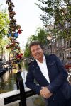 Amsterdam 27 augustus 2013
Robert ten Brink voor all you need is love op de slotjesbrug in Amsterdam.
Peter Smulders bv