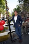 Amsterdam 27 augustus 2013
Robert ten Brink voor all you need is love op de slotjesbrug in Amsterdam.
Peter Smulders bv