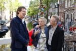 Amsterdam 27 augustus 2013
Robert ten Brink voor all you need is love op de slotjesbrug in Amsterdam.
Peter Smulders bv