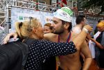 Amsterdam 8 september 2013
Amsterdam city swim door de grachten met diverse bn ers.
Ruud Feltkamp met zijn moeder