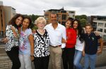 Amsterdam 1 september 2013
Ruud Gullit viert zijn 51e verjaardag thuis met zijn moeder zijn vriendin Maggie Jiminez en zijn kinderen Felicity Jermaine Joelle en Maxim