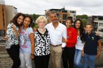 Amsterdam 1 september 2013
Ruud Gullit viert zijn 51e verjaardag thuis met zijn moeder zijn vriendin Maggie Jiminez en zijn kinderen Felicity Jermaine Joelle en Maxim