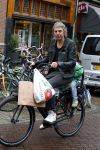 Amsterdam 31 augustus 2013
Ruud en Aafke de Wild met hun kinderen boodschappen aan het doen op de fiets.
