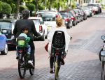 Amsterdam 31 augustus 2013
Ruud en Aafke de Wild met hun kinderen boodschappen aan het doen op de fiets.