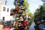 Amsterdam 27 augustus 2013
Robert ten Brink voor all you need is love op de slotjesbrug in Amsterdam.
Peter Smulders bv