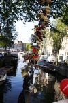 Amsterdam 27 augustus 2013
Robert ten Brink voor all you need is love op de slotjesbrug in Amsterdam.
Peter Smulders bv