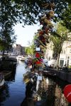 Amsterdam 27 augustus 2013
Robert ten Brink voor all you need is love op de slotjesbrug in Amsterdam.
Peter Smulders bv