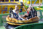 Hoorn 15 augustus 2013
Sonja Bakker met Jan Reus en alle kinderen op de kermis in Hoorn. Ook baby Bram is erbij.
Peter Smulders bv