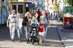 Hoorn 15 augustus 2013
Sonja Bakker met Jan Reus en alle kinderen op de kermis in Hoorn. Ook baby Bram is erbij.
Peter Smulders bv