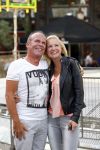 Hoorn 15 augustus 2013
Sonja Bakker met Jan Reus en alle kinderen op de kermis in Hoorn. Ook baby Bram is erbij.
Peter Smulders bv
