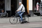 Amsterdam 14 augustus 2013
Theodor Holman op de fiets
Peter Smulders bv
