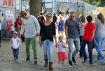 Amsterdam 18 augustus 2013
Thijs Romer met dochter Sammie en Wendy v Dijk met dochter Lizzy en partner Erland Galjaard op de parade.
Peter Smulders bv