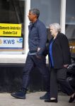 Amsterdam 11 september 2014
Frank Rijkaard met zijn moeder aan het wandelen