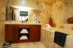 Noordwijk 8 september 2014
Harry Mens woont in de Rick Felderhof suite in hotel Huis ter Duin.