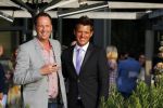 Amstelveen 15 september 2014
Patty Brard en Antoine van de Vijver trouwen bij restaurant aan de Poel in Amstelveen. Ze kwamen er met een boot aanvaren.