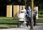 Amsterdam 15 september 2014
 Kolbeinn Sigthorsson achter de kinderwagen in het vondelpark met vrienden en zijn vriendin