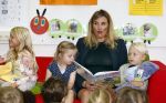 Amsterdam 9 september 2014
Lieke v Lexmond leest voor uit woeze; en pip op basisschool in Amsterdam.
Lieke is hoogzwanger.