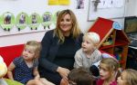 Amsterdam 9 september 2014
Lieke v Lexmond leest voor uit woeze; en pip op basisschool in Amsterdam.
Lieke is hoogzwanger.
