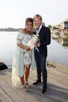Amstelveen 15 september 2014
Patty Brard en Antoine van de Vijver trouwen bij restaurant aan de Poel in Amstelveen. Ze kwamen er met een boot aanvaren.