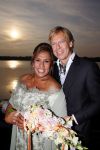 Amstelveen 15 september 2014
Patty Brard en Antoine van de Vijver trouwen bij restaurant aan de Poel in Amstelveen. Ze kwamen er met een boot aanvaren.