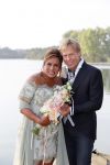 Amstelveen 15 september 2014
Patty Brard en Antoine van de Vijver trouwen bij restaurant aan de Poel in Amstelveen. Ze kwamen er met een boot aanvaren.