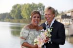Amstelveen 15 september 2014
Patty Brard en Antoine van de Vijver trouwen bij restaurant aan de Poel in Amstelveen. Ze kwamen er met een boot aanvaren.