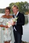 Amstelveen 15 september 2014
Patty Brard en Antoine van de Vijver trouwen bij restaurant aan de Poel in Amstelveen. Ze kwamen er met een boot aanvaren.