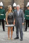 Den Haag 16 september 2014
Prinsjesdag met oa Koning Willem Alexander Koningin Maxima prinses Laurentien en prins Constantijn. Gouden Koets op het binnenhof. Ruud Lubbers met kleindochter